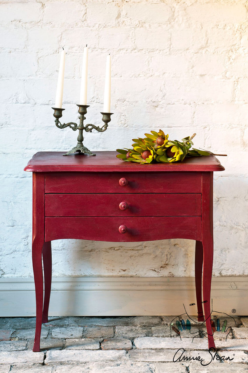 Möbel in Burgundy Chalk Paint von Annie Sloan