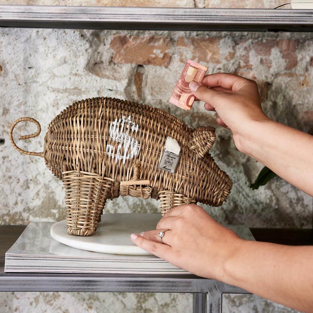 Rustic Rattan Piggy Sparschwein