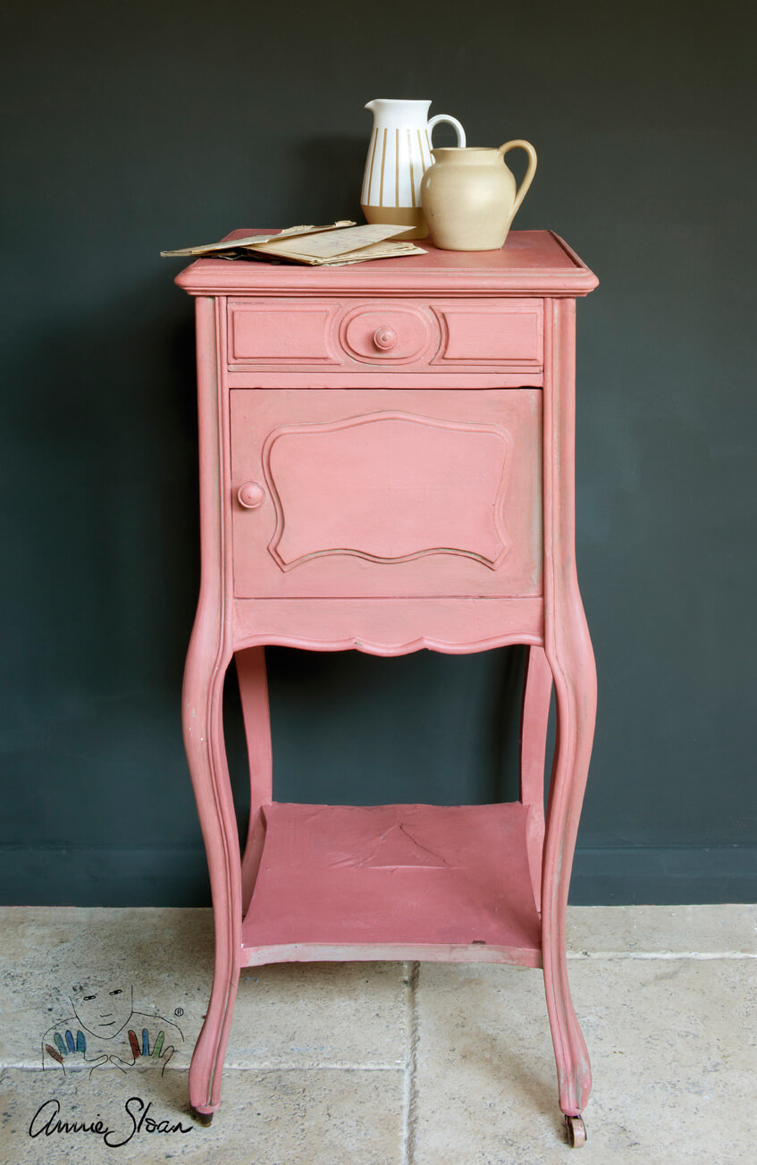 Schönes Möbel in Scandinavian Pink Chalk Paint von Annie Sloan
